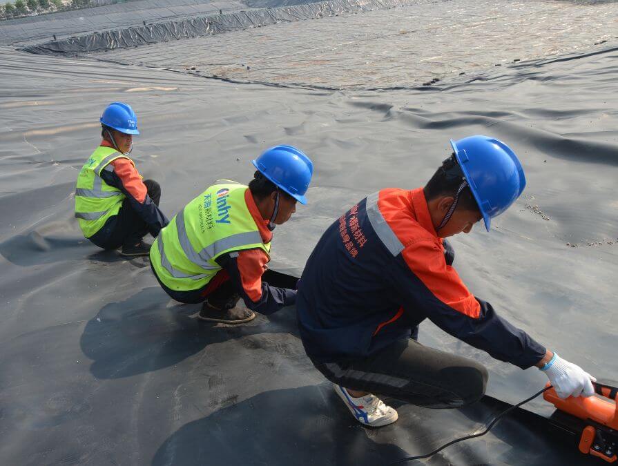 Heating and Sealing Geomembranes With Welding Machines